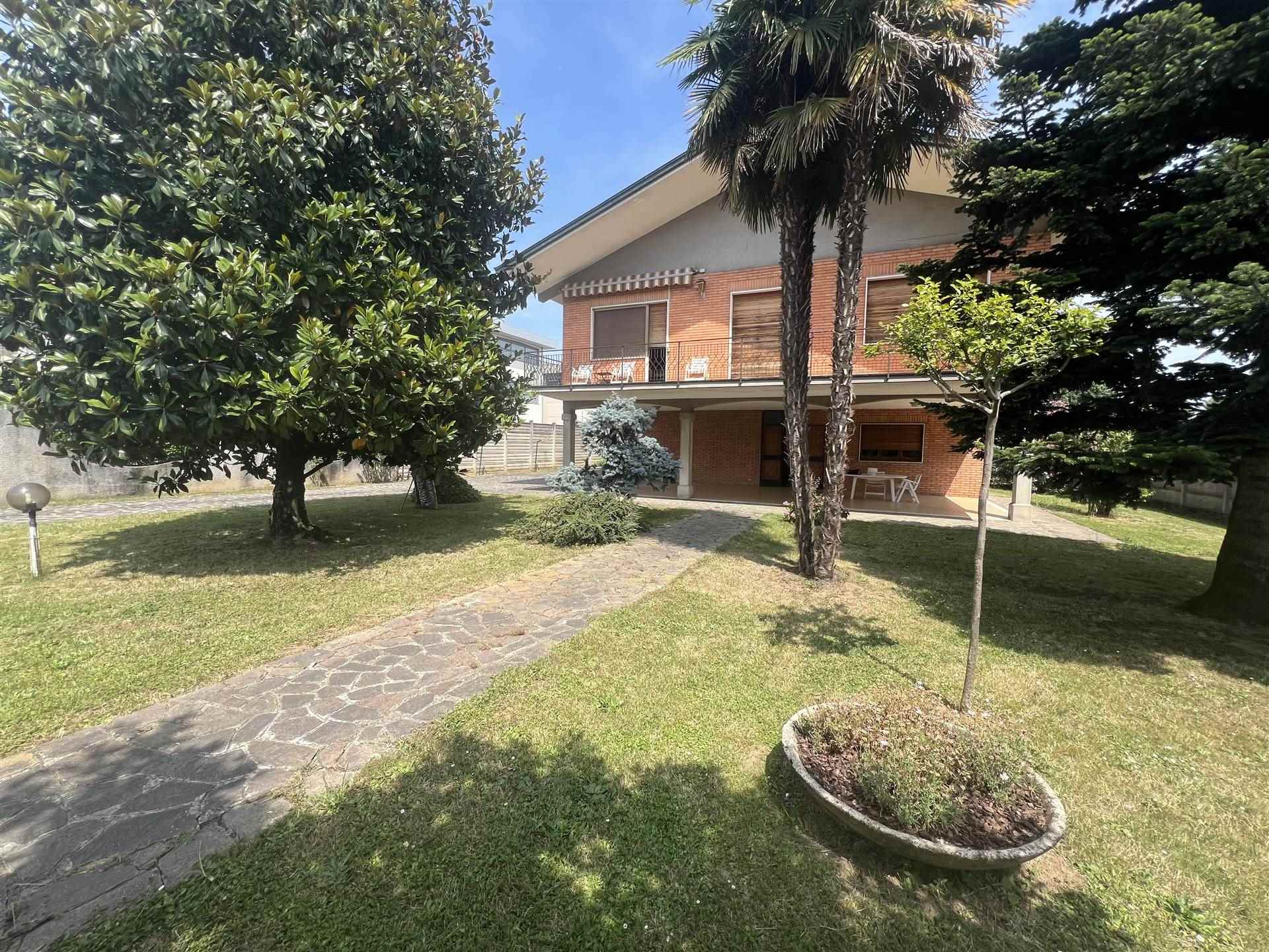 Immagine di copertina dell'immobile Villa Singola indipendente con Giardino in Ottima Posizione