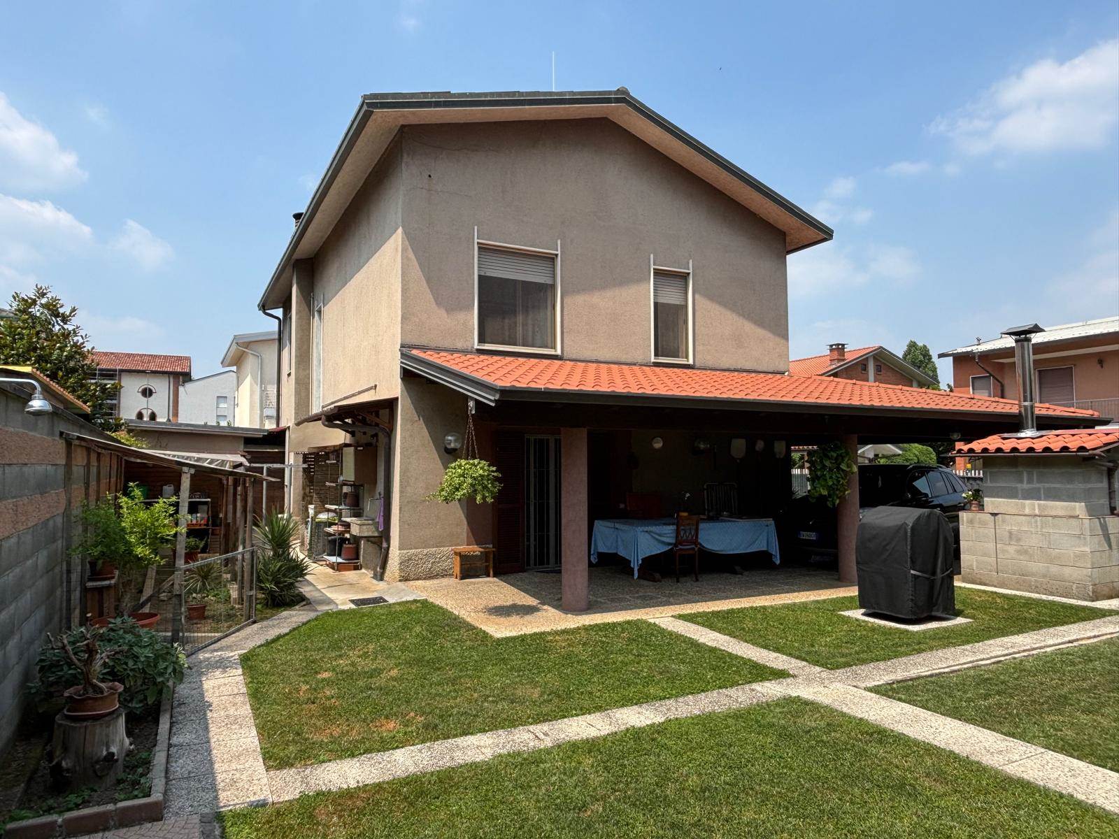 Immagine di copertina dell'immobile Villa Singola con Ampio Giardino e Due Appartamenti – Cornate d'Adda