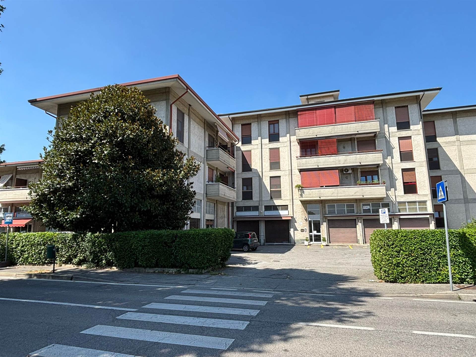 Immagine di copertina dell'immobile Ampio tre locali con box e cantina !