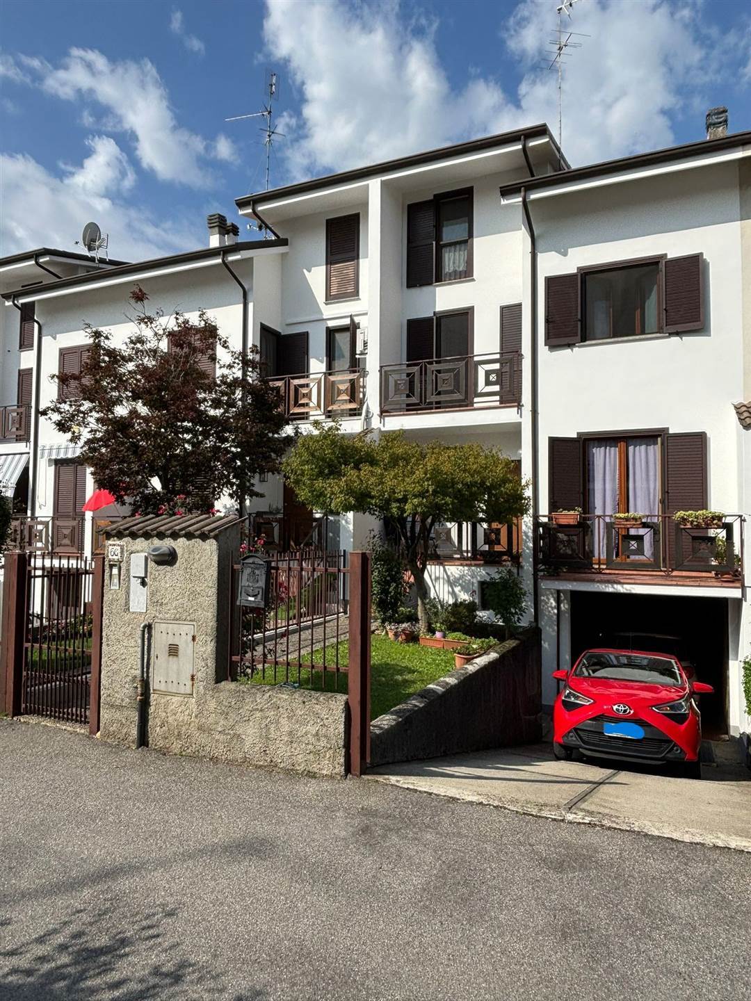 Immagine di copertina dell'immobile Villa a schiera in Vendita a Busnago