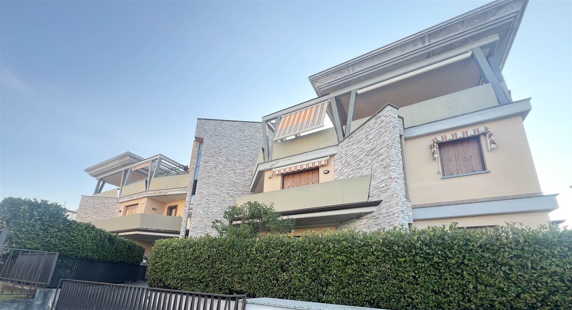 Immagine di copertina dell'immobile Ampio bilocale moderno Arredato IN CLASSE B